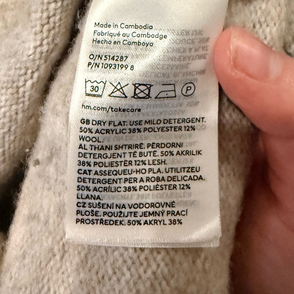 H&M Beige V-Neck Sweater - Picture 5 of 5